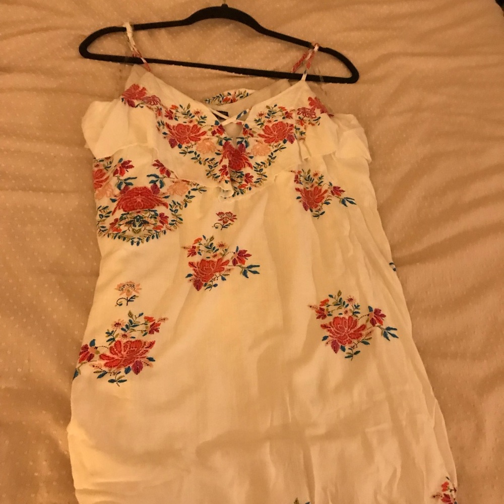 White linen dress with floral print